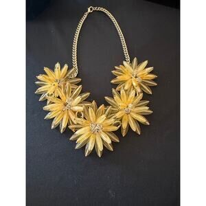 Vintage statement necklace yellow sunshine flowers on a gold tone chain 16”